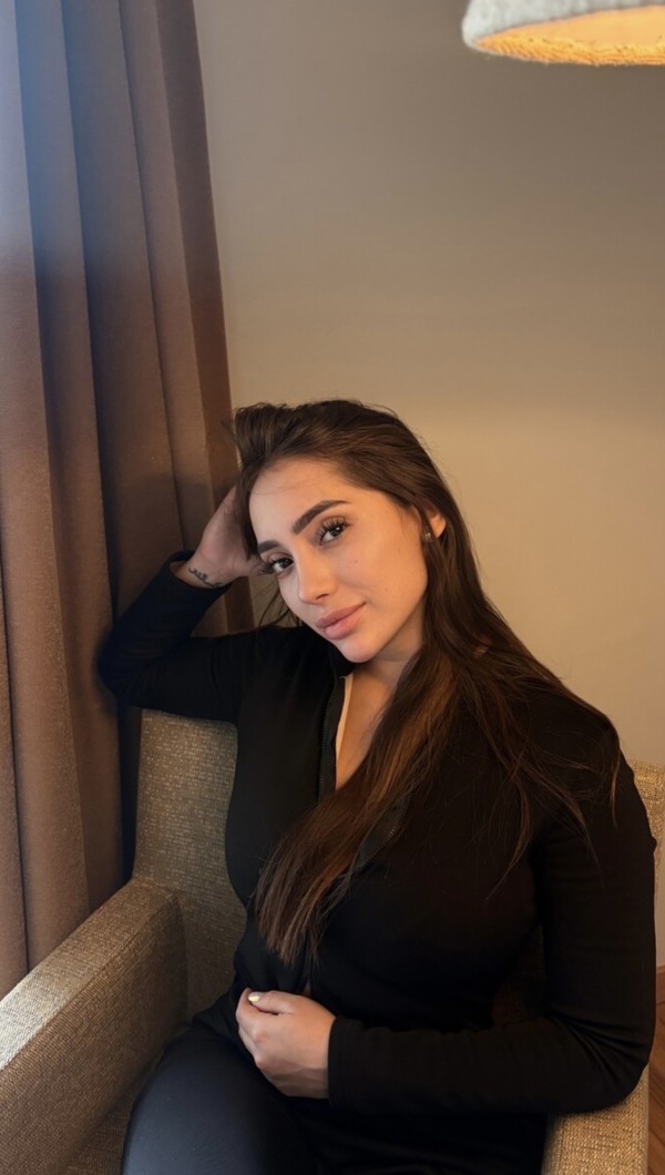 MIA UNA MUJER HERMOSA … INDEPENDIENTE