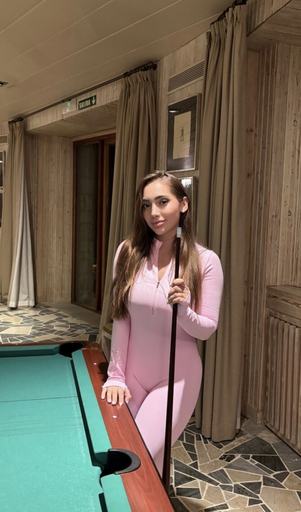 MIA UNA MUJER HERMOSA … INDEPENDIENTE