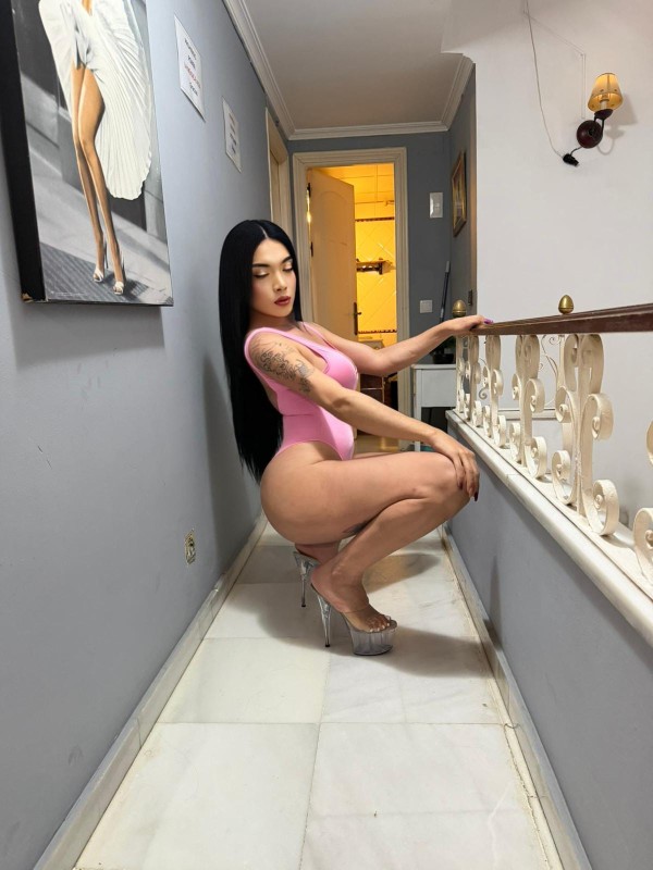 Hola soy Támara activa y pasiva versatil