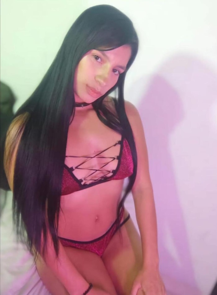 DUPLEX CARGADO DE SEXO, ELEGANCIA Y MALDAD