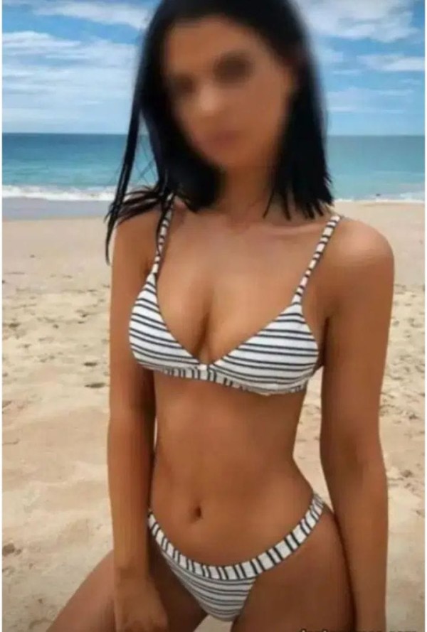 Estupenda LATINA Toda una excelente mujer llamame