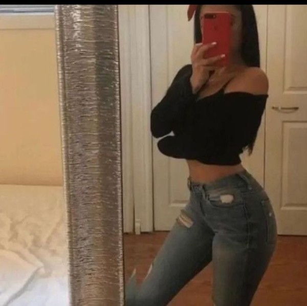 Estupenda LATINA Toda una excelente mujer llamame