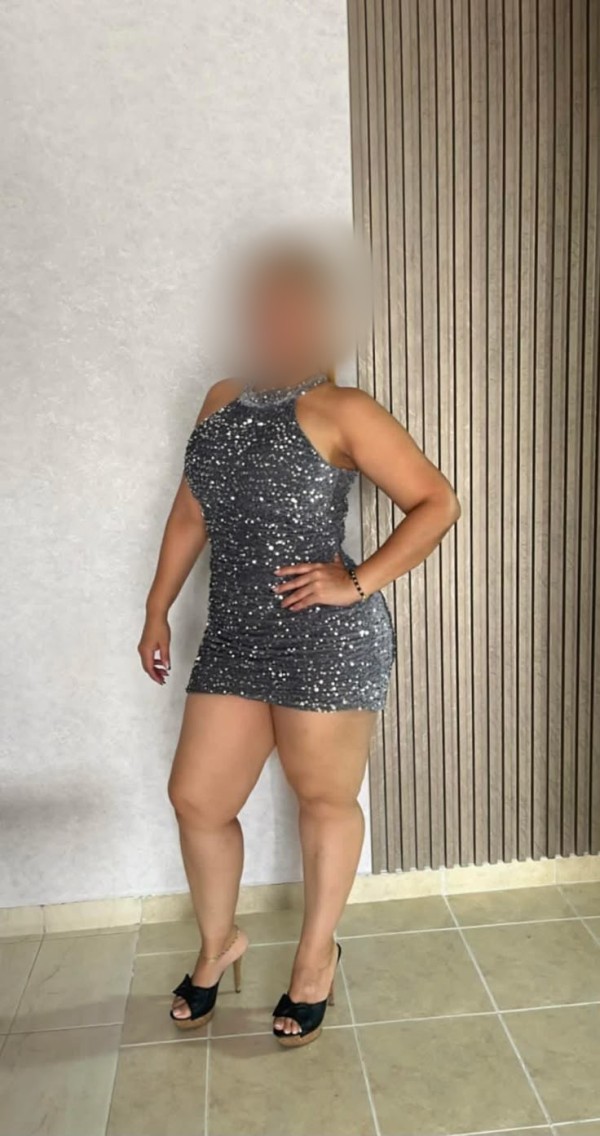 MADURITA RECIÉN LLEGADA CACHONDA