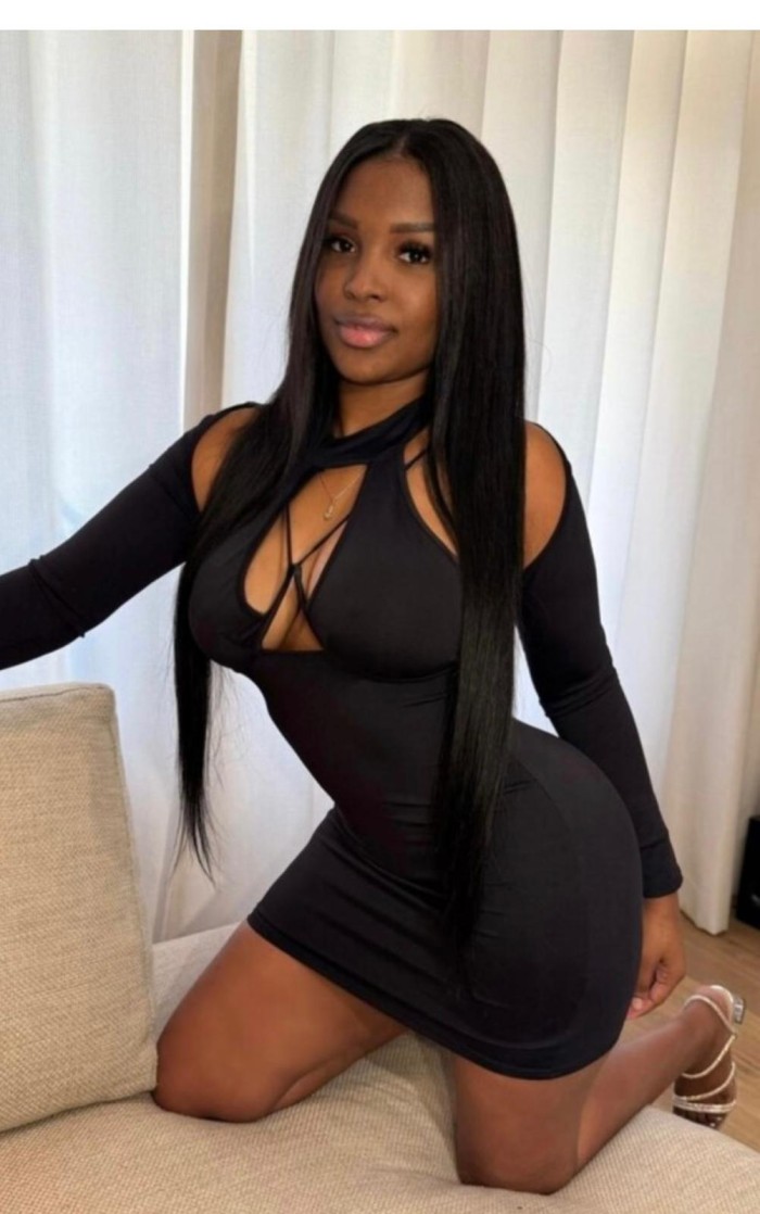 DELICIOSA ENCANTADORA SENSUAL IMPLICADA