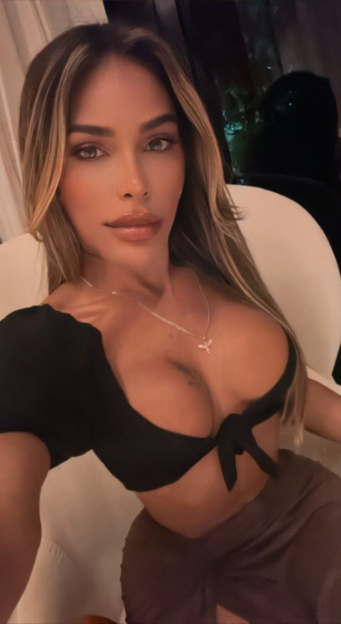 NOVEDAD SÚEPR GUAPA Y FEMENINA, TRANS DE LUJO