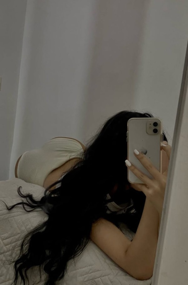 EN CARTAGENA ENCANTADORA ARDIENTE SENSUAL COMPLACIENT