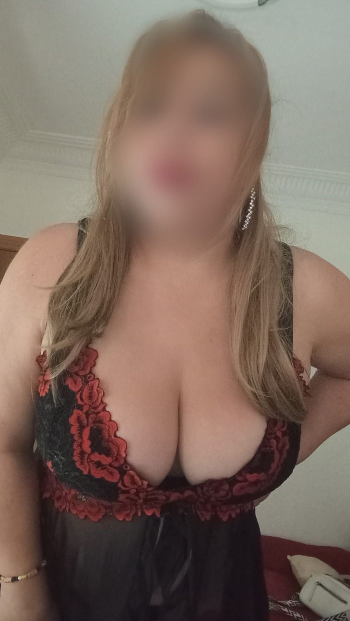 MUJER SIN LIMITES EN LA CAMA  EN AVENIDA  MADRID