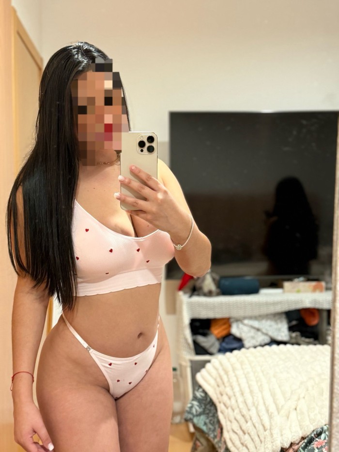 GUAPÍSIMA ATRACTIVA FIESTERA IMPLICADA