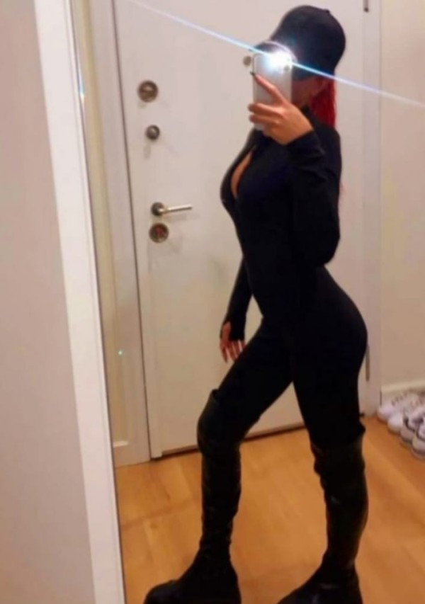 TAMARA  BELLA Y DULCE PELI ROJA