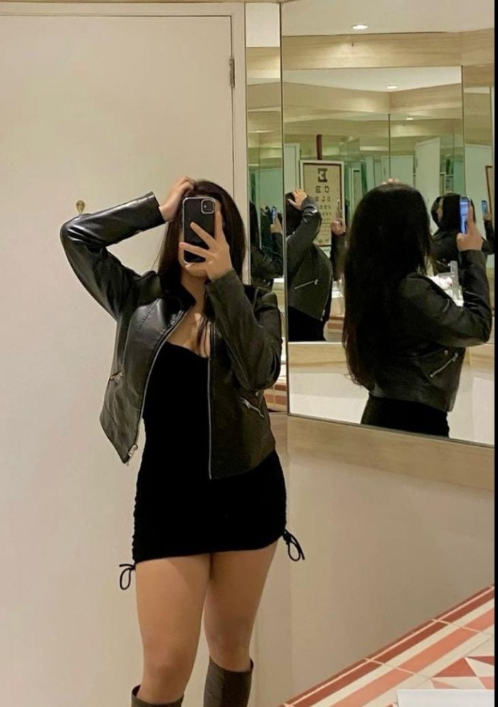 EN IBIZA MUJER COMPLACIENTE SIN LIMITES EN LA CAMA