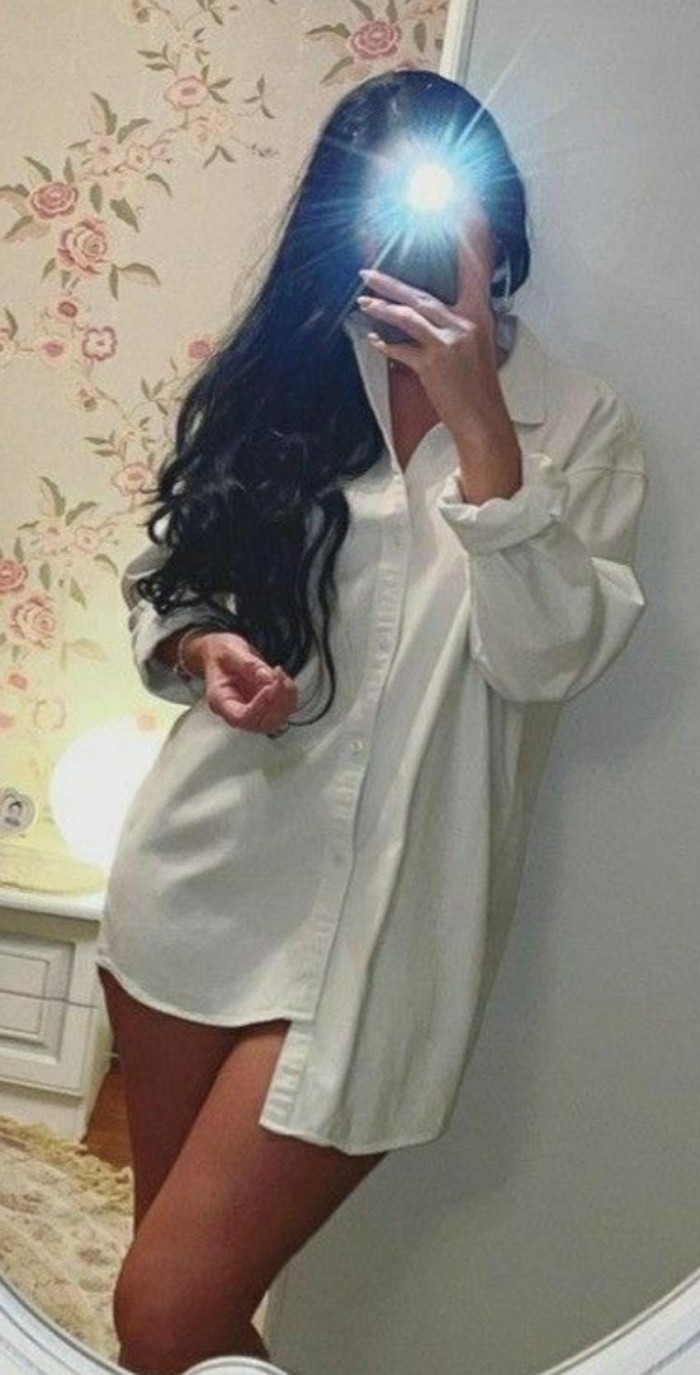 EN IBIZA MUJER COMPLACIENTE SIN LIMITES EN LA CAMA