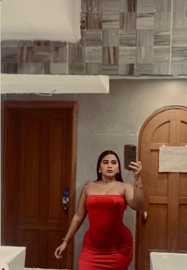 VALERY VENEZOLANA SUPER EXTROVERTIDA MUY CARIÑOSA.