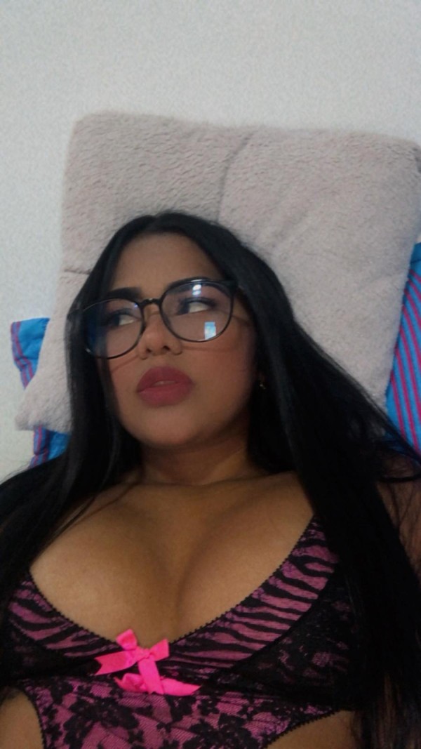 VALERY VENEZOLANA SUPER EXTROVERTIDA MUY CARIÑOSA.