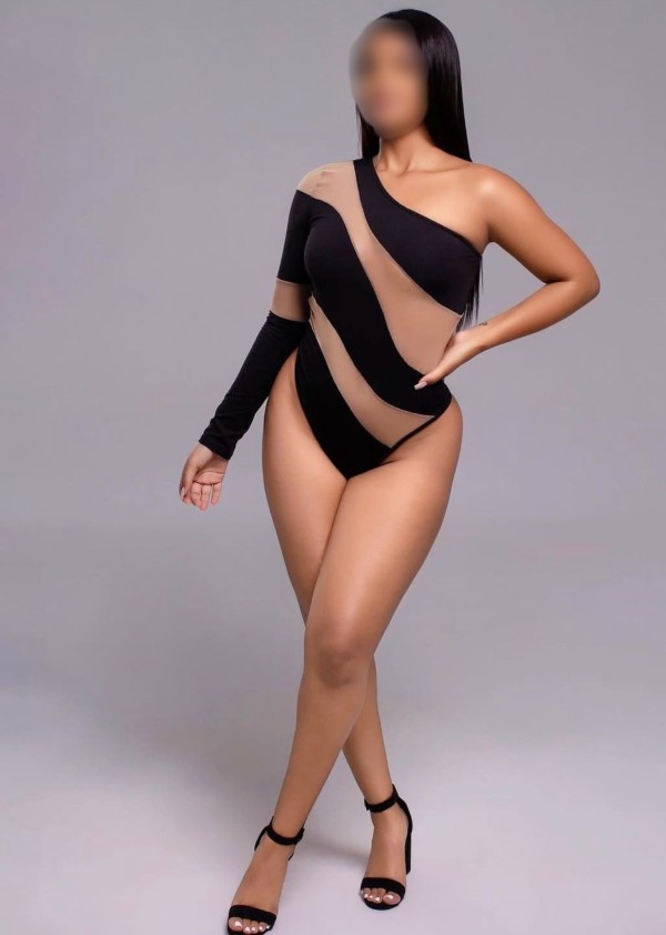 Espectacular LATINA TODA UNA diosa para ti ven no te arrepentirás