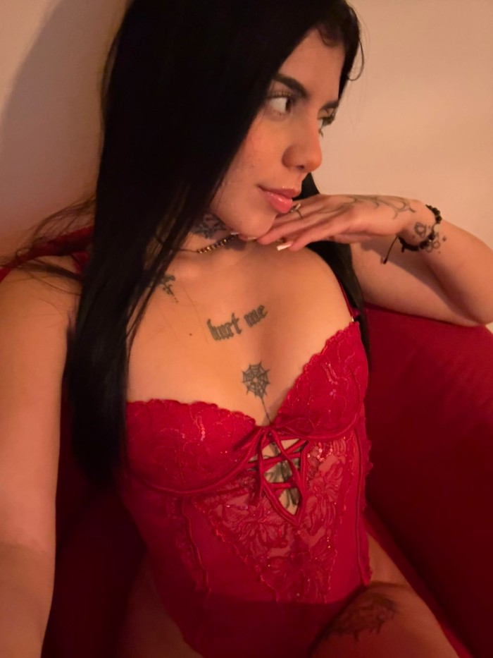 CHICA CON COÑO MUY MOJADITO