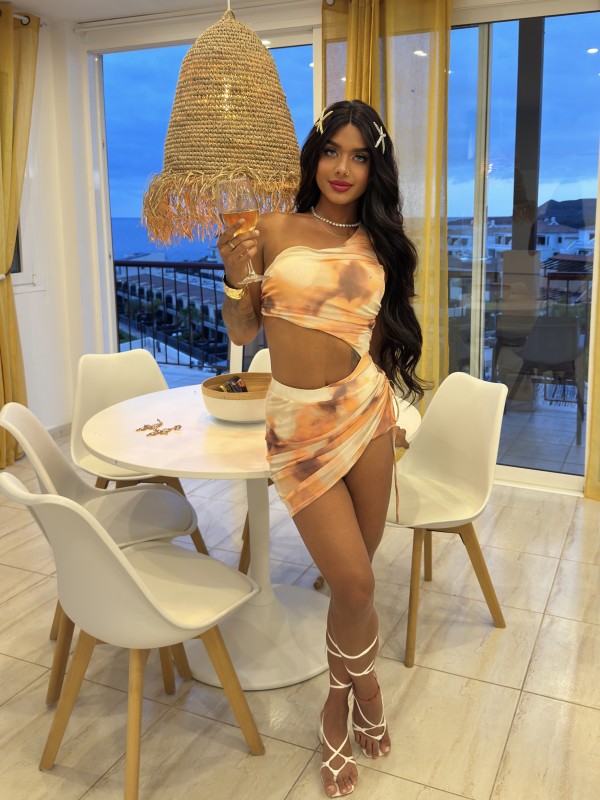 Valentina EN PUERTO BANUS morena latina trans