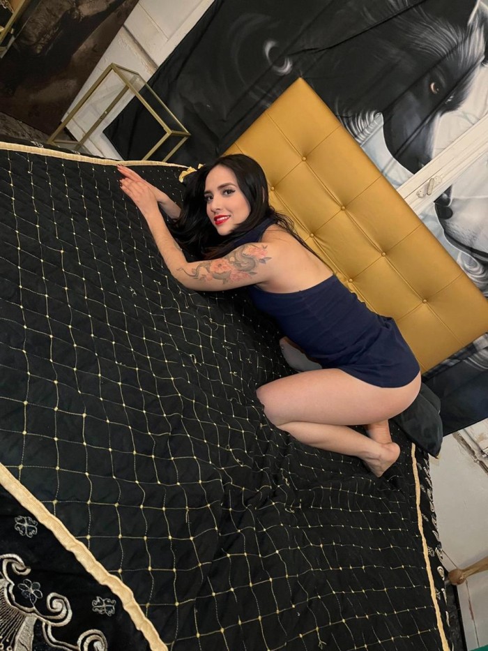 tu lengua dentro de coño probando mis fluidos