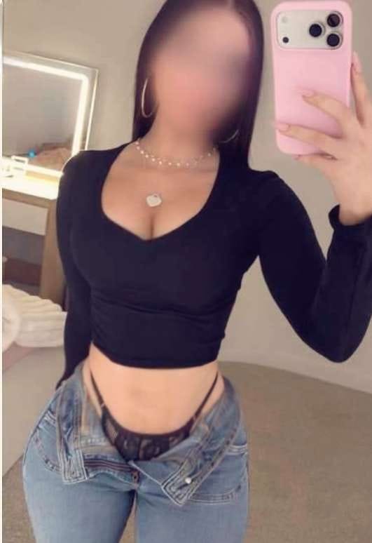 Con rostro lindo y seductor muy amorosa