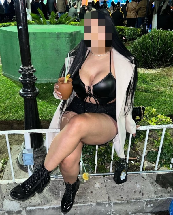 Masajista profesional aceite relájante erótico