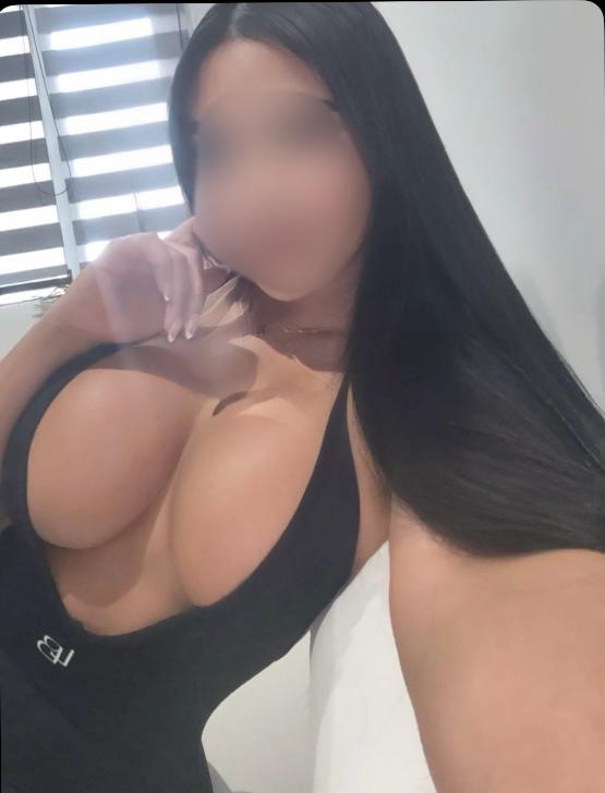 TENGO EL CULO BIEN GRANDE Y APRETADITO