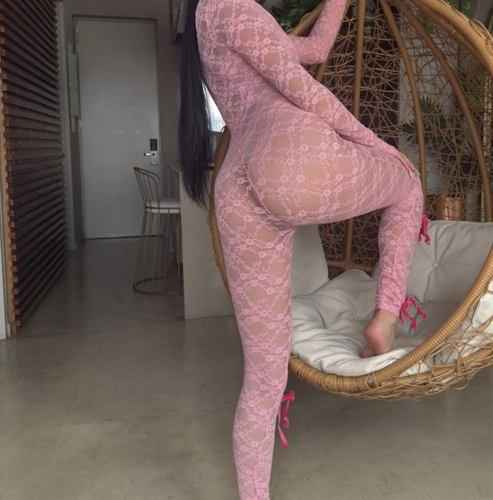 MÍA MUÑEKITA COKETA Y ARDIENTE AMOR