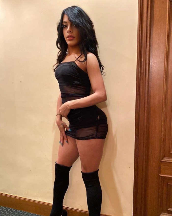 CACHONDA Y FIESTERA, LISTA PARA DARTE MI BIBERÓN