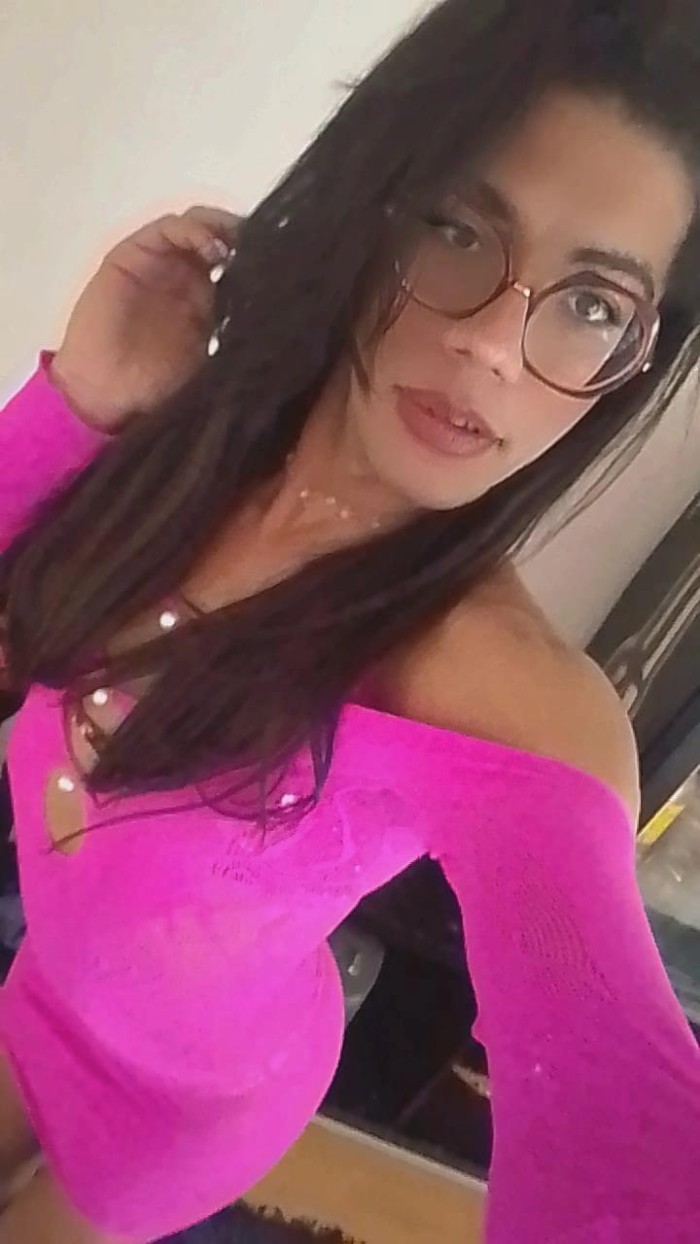 CACHONDA Y FIESTERA, LISTA PARA DARTE MI BIBERÓN
