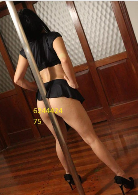 EN CARTAGENA ENCANTADORA ARDIENTE SENSUAL COMPLACIENT