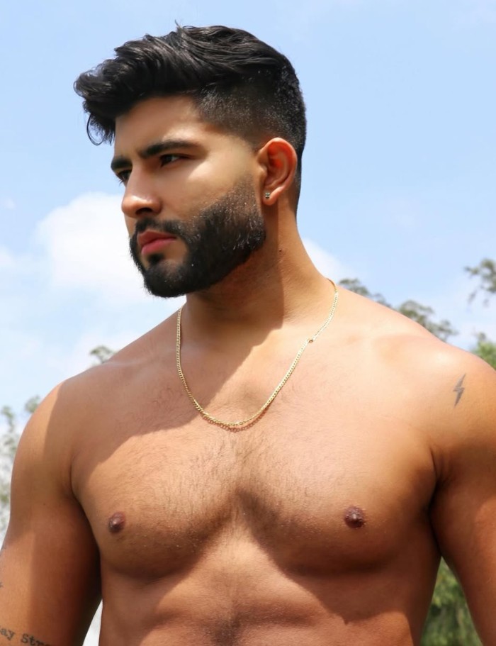VEN Y SACAME LA LECHITA HASTA LA ULTIMA GOTA