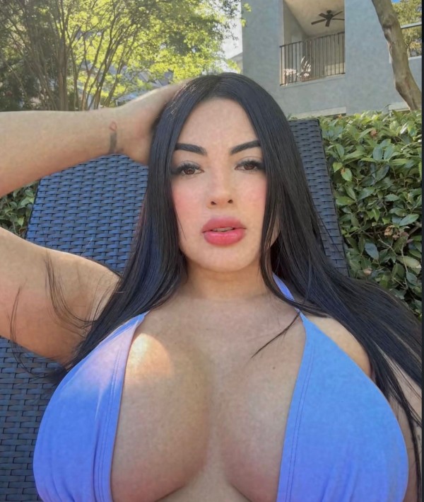 TE LA COMO ENTERA A TOPE