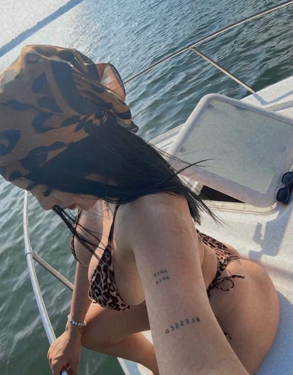 TE LA COMO ENTERA A TOPE