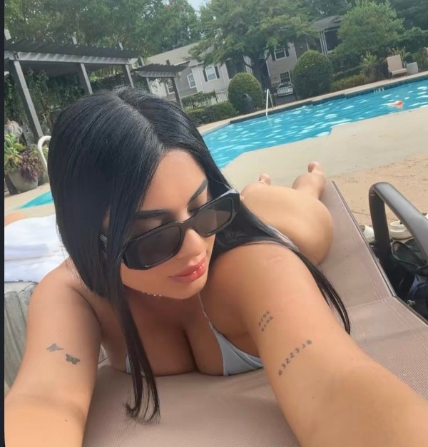 TE LA COMO ENTERA A TOPE