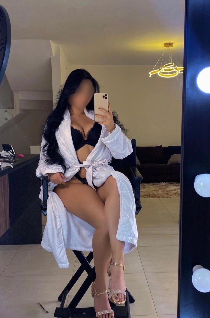 DELICIOSA ENTREGADA MORBOSA ADICTA AL PLACER