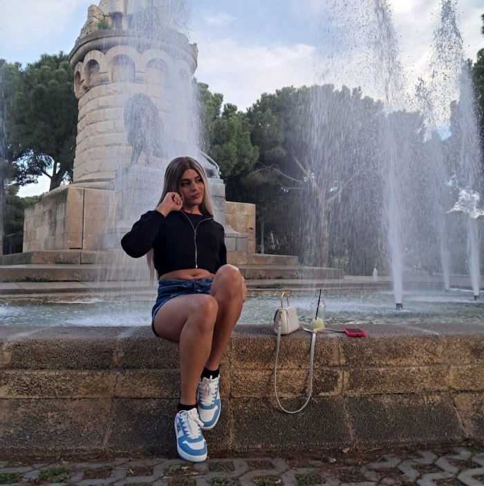 Colombiana morbosa lechera y tragona 100% real