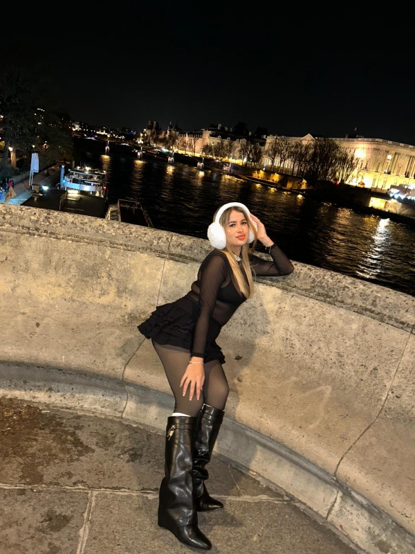 645731809 Helen  tu único y divertido  deleite