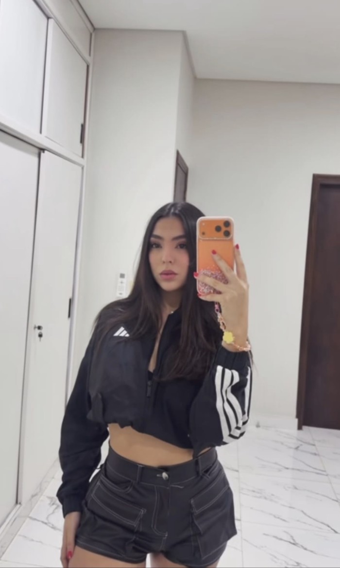 Colombiana impresionante muy caliente