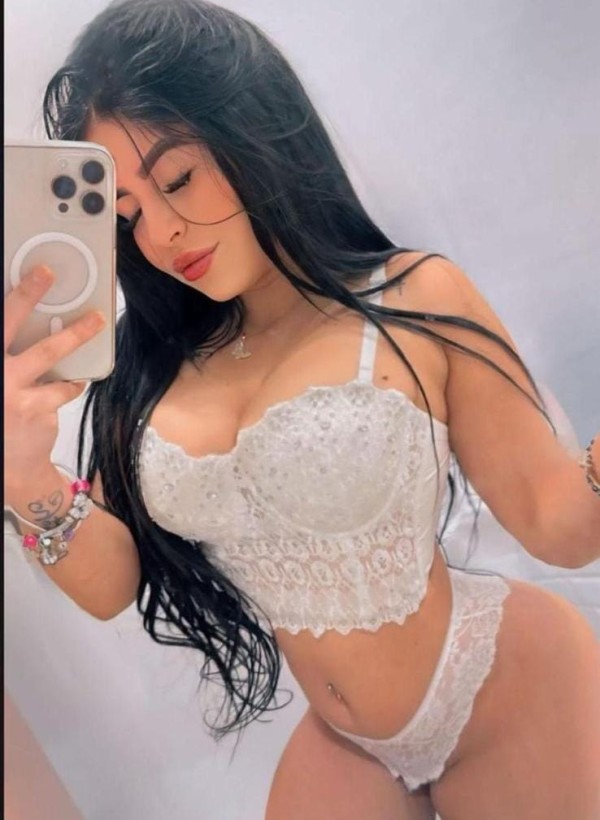 FIESTERA CACHONDA CON MIS BELLAS CADERAS PARA UN DELICIOSO GRIEGO