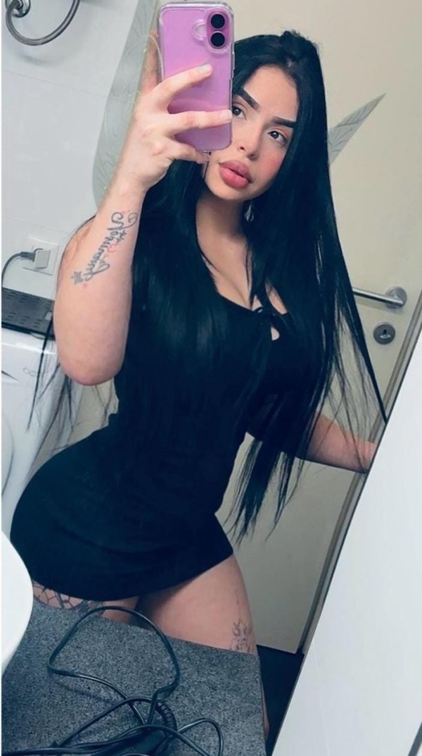 FIESTERA CACHONDA CON MIS BELLAS CADERAS PARA UN DELICIOSO GRIEGO