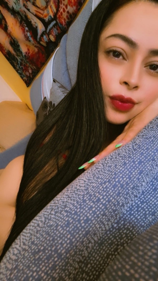 PRIMERA VEZ EN PAMPLONA HERMOSA LATINA ENTREGADA Y DESCOMPLICADA