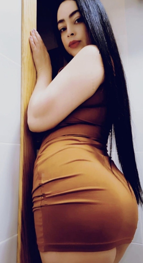 PRIMERA VEZ EN PAMPLONA HERMOSA LATINA ENTREGADA Y DESCOMPLICADA