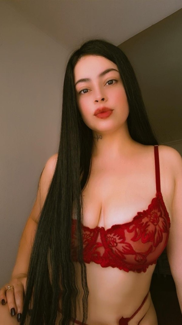 PRIMERA VEZ EN PAMPLONA HERMOSA LATINA ENTREGADA Y DESCOMPLICADA