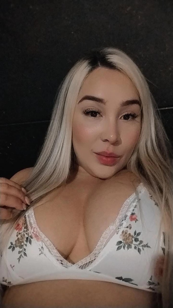 DULCE, DISPUESTA  Y MUCHO MAS EN VIA JULIA