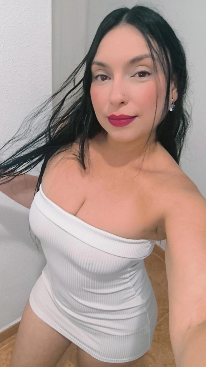 COMPLACIENTE SENSUAL ARDIENTE BOMBA DE SEXO