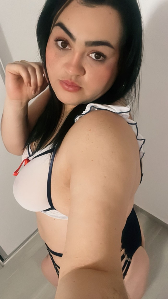 SOFIA COLOMBIANA CON GANAS DE PASARLA BIEN