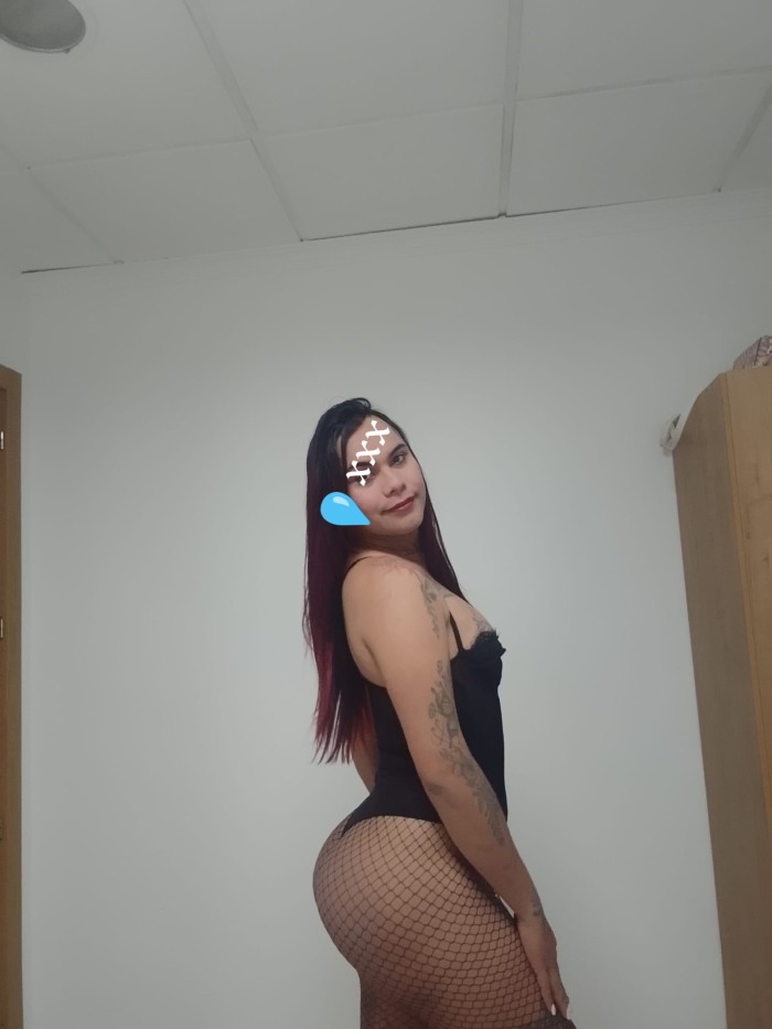 Chica trans versátil experiencia con novatos Elche