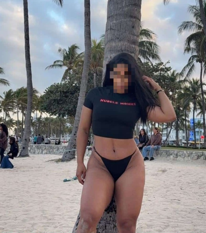 Diamante embruto grupode amigas en carrus