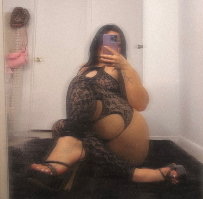 SARA NENA CALIENTE Y CARIÑOSA