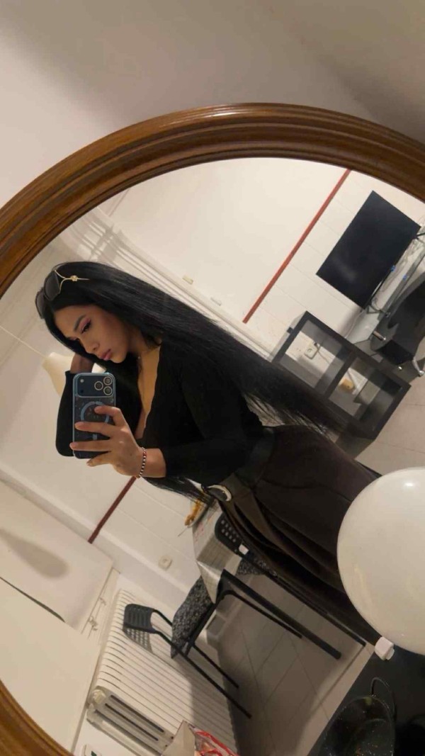 Trans. Caliente domina juguetona