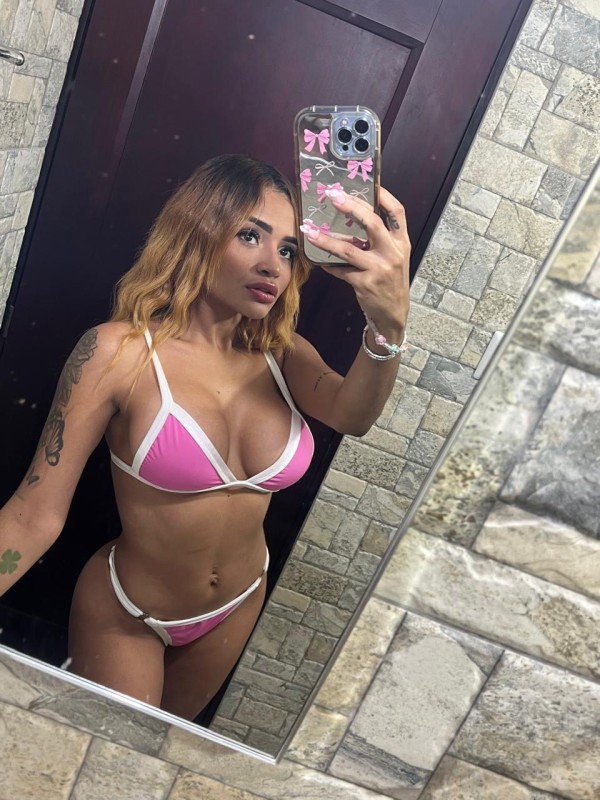 Joven colombiana recién llegada a marbella