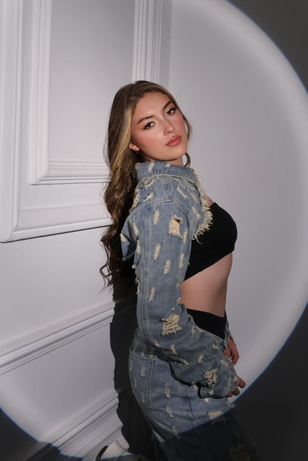 7 AMIGUITAS JUGUETONAS DE 19 Y 21 AÑITOS COLLBLANC